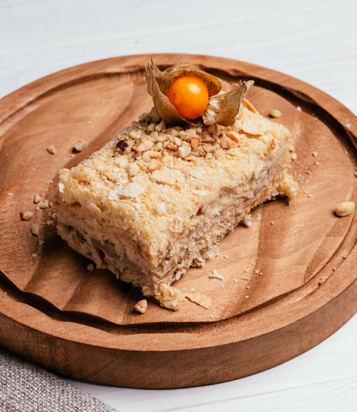 Наполеон с грушей и грецким орехом