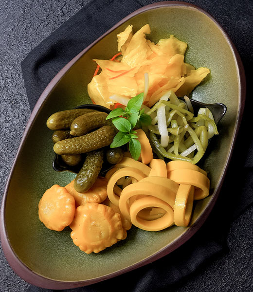 Закуска из маринованных овощей