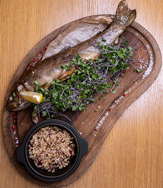 Форель на травах