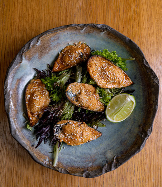 Мидии киви, запеченные под сырной корочкой