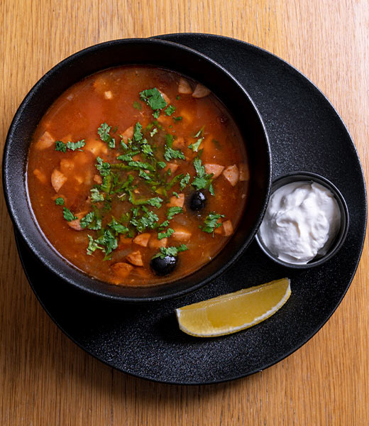 Солянка с копченностями